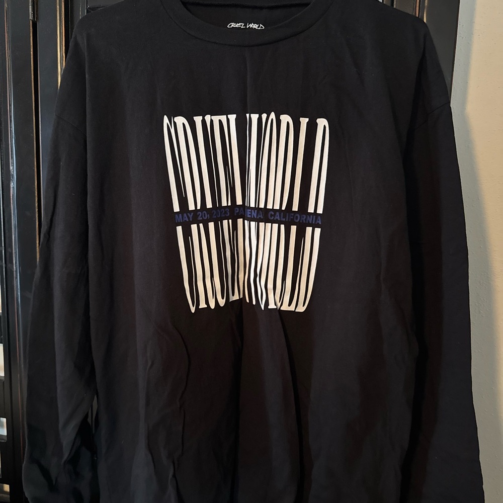 Cruel World Festival Long Sleeve Tshirt! Mint!
